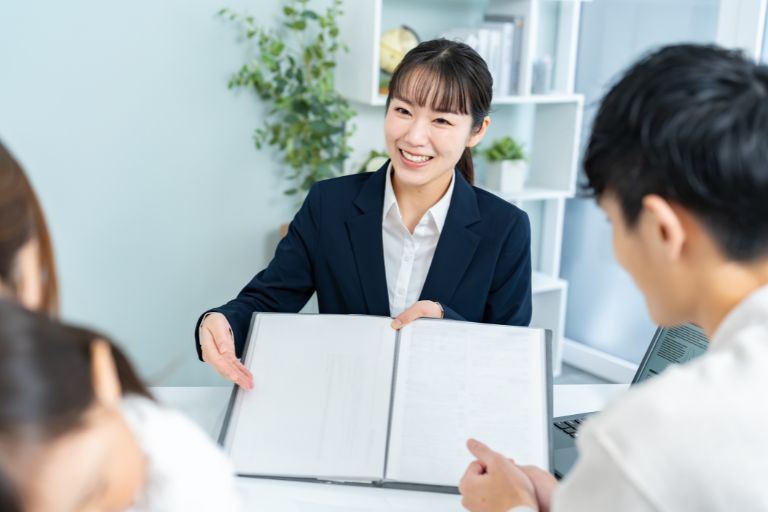 保険営業として正社員になった場合の仕事内容