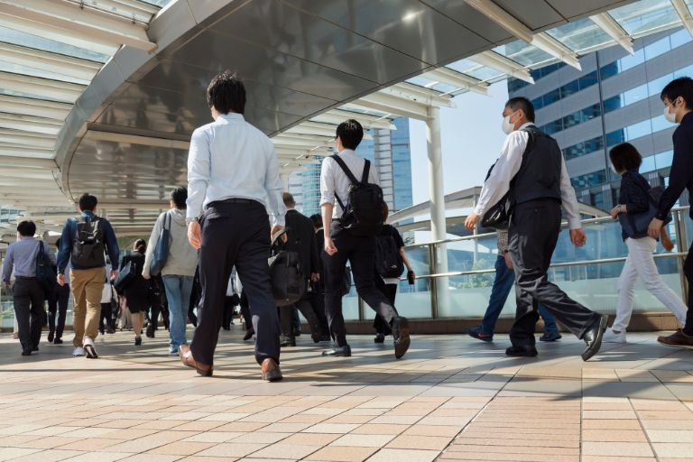 休日出勤は求められる？