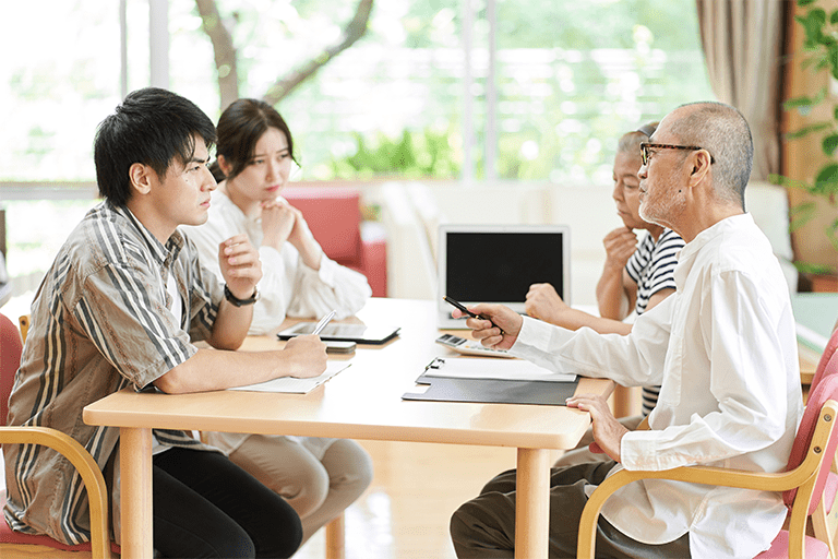 70歳以上の高齢者に民間の医療保険は必要か